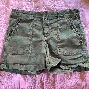 Anthropologie Wanderer shorts Camo